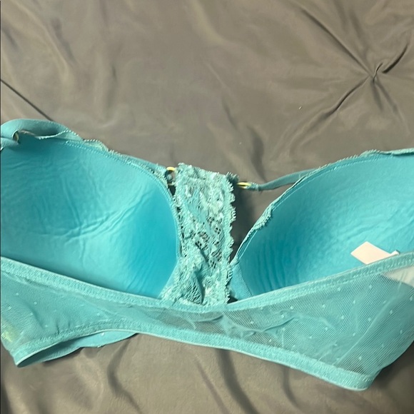 Victoria's Secret Black Lace Bra with Adjustable Straps - Picture 9 of 10